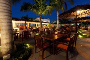 The-Waterfront-Sunset-Restaurant-Beach-Bar-placelisted.com-2-1200x800